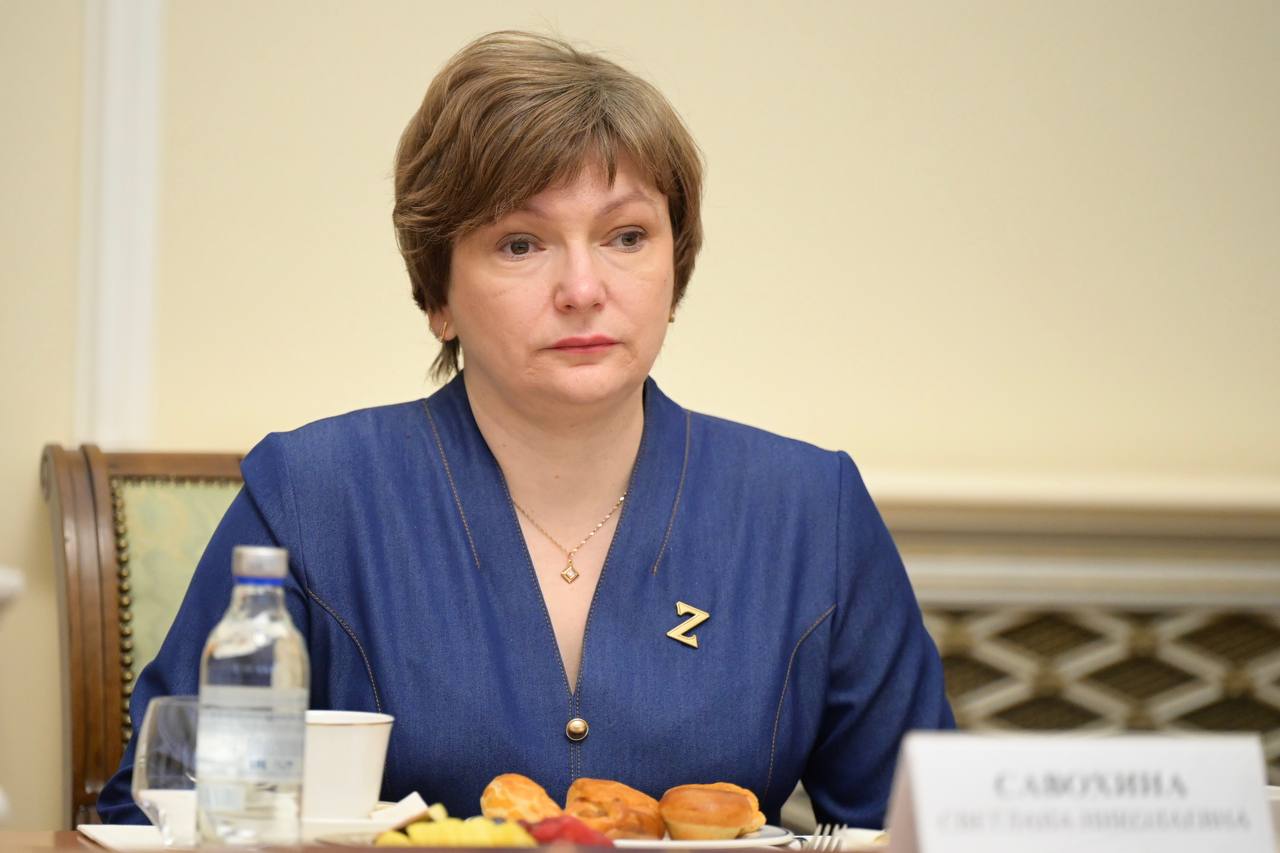 Денис Паслер встретился в преддверии Дня матери с жёнами и мамами свердловских защитников Отечества Денис Паслер встретился в преддверии Дня матери с жёнами и мамами свердловских защитников Отечества