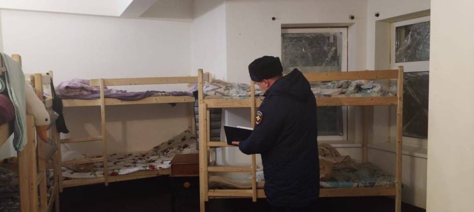 123Следователи выясняют все обстоятельства незаконного лишения свободы несовершеннолетних в частном коттедже в поселке Исеть