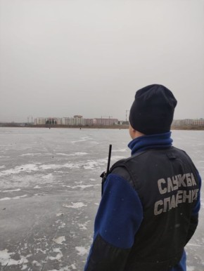 Спасатели ежедневно проводят профилактические мероприятия, предупреждая о рисках выхода на непрочный лёд