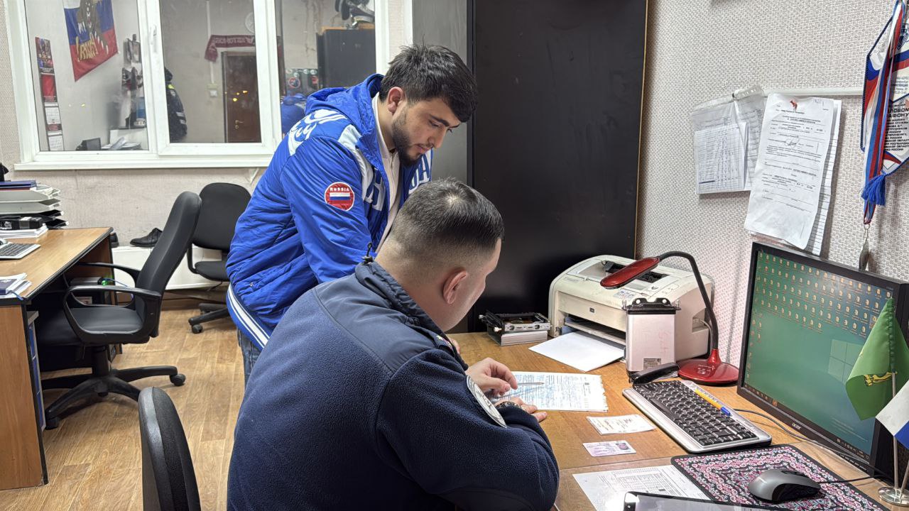 Госавтоинспекция провела проверку по факту опасного дрифта у торгового центра в Екатеринбурге