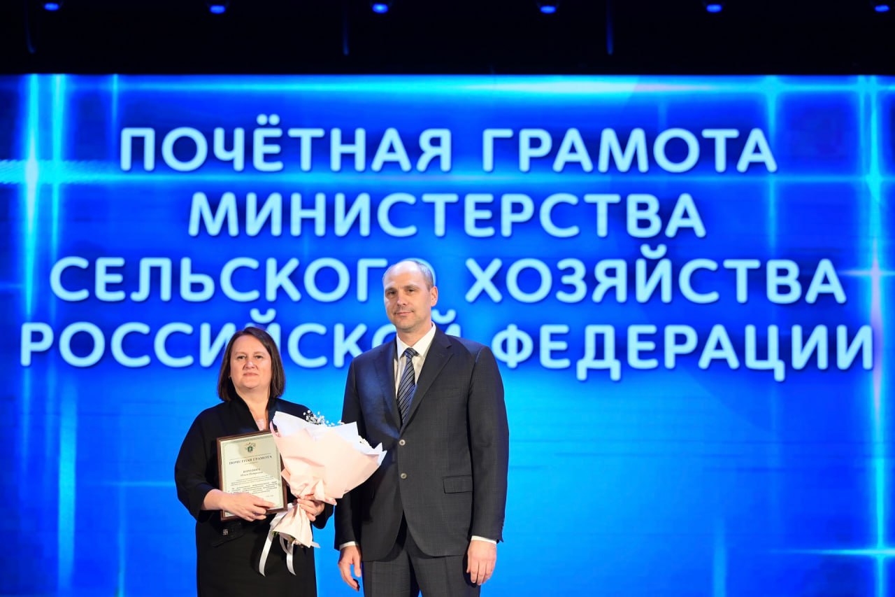 Денис Паслер подписал соглашение о строительстве новой фермы в Свердловской области на 3,6 тысячи коров Денис Паслер подписал соглашение о строительстве новой фермы в Свердловской области на 3,6 тысячи коров