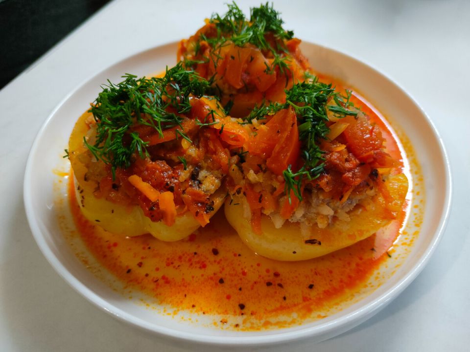 Фаршированный перец с сезонными овощами