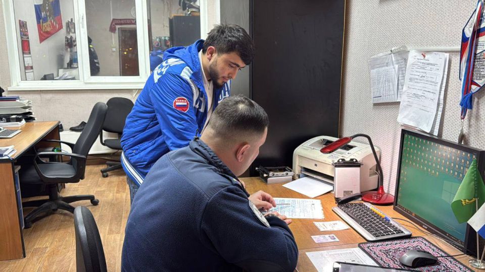 Дрифтера, который опасно разъезжал возле торгового центра в Екатеринбурге, нашли автоинспекторы