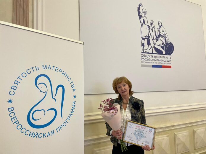 Заведующая отделением поддержки и поощрения грудного вскармливания КДЦ «Охрана здоровья матери и ребенка» Свердловской области Татьяна Букина вошла в число победителей международного конкурса «Святость материнства»