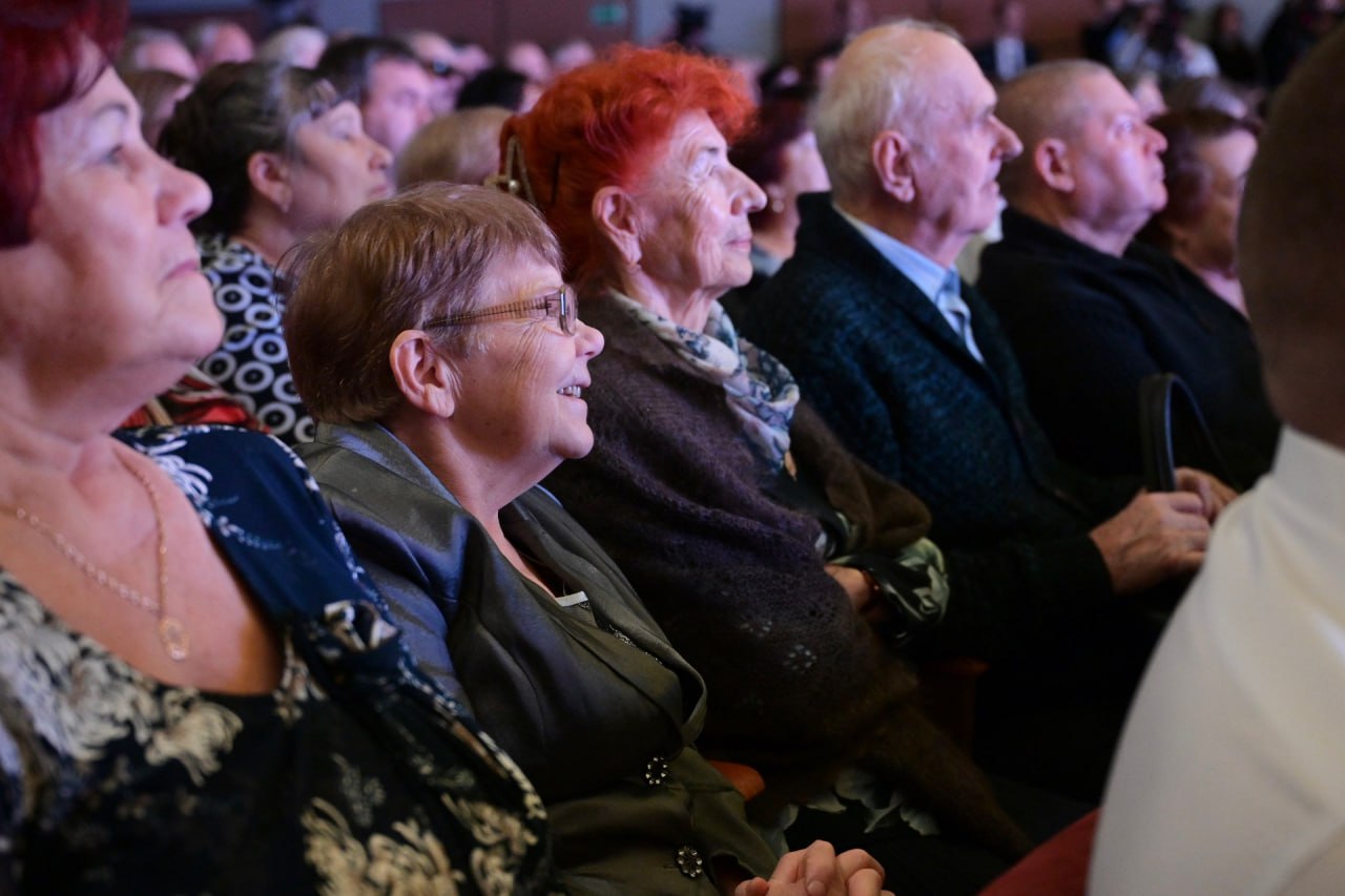 Денис Паслер подписал соглашение о строительстве новой фермы в Свердловской области на 3,6 тысячи коров Денис Паслер подписал соглашение о строительстве новой фермы в Свердловской области на 3,6 тысячи коров