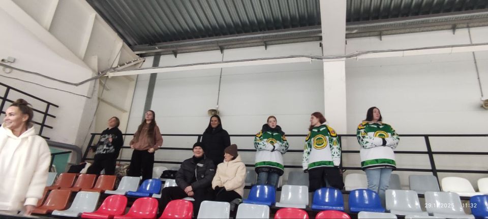 Новоуральск тоже поддерживают трибуны