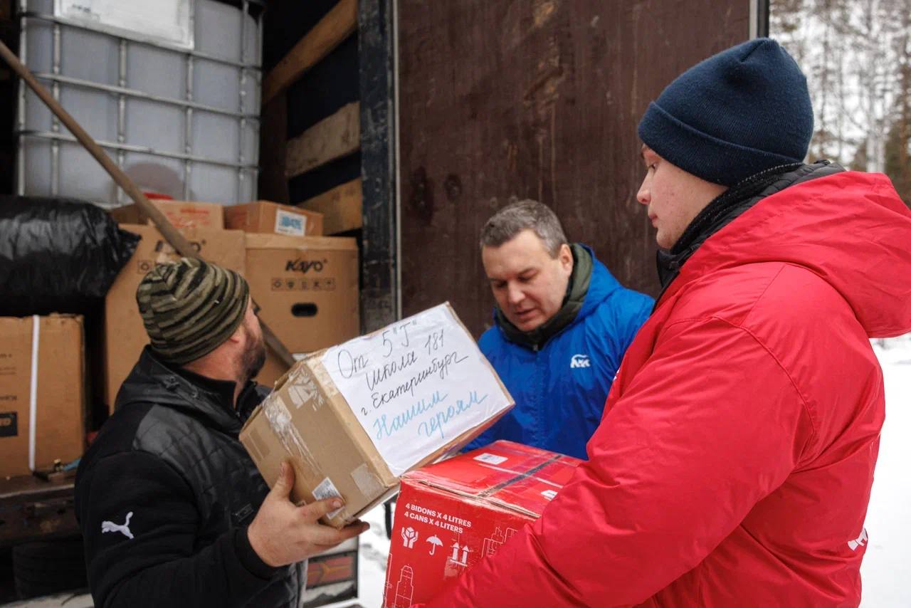 Денис Паслер сообщил об отправке гуманитарного груза в зону СВО и новогодних подарков в подшефный Тельмановский муниципальный округ ДНР