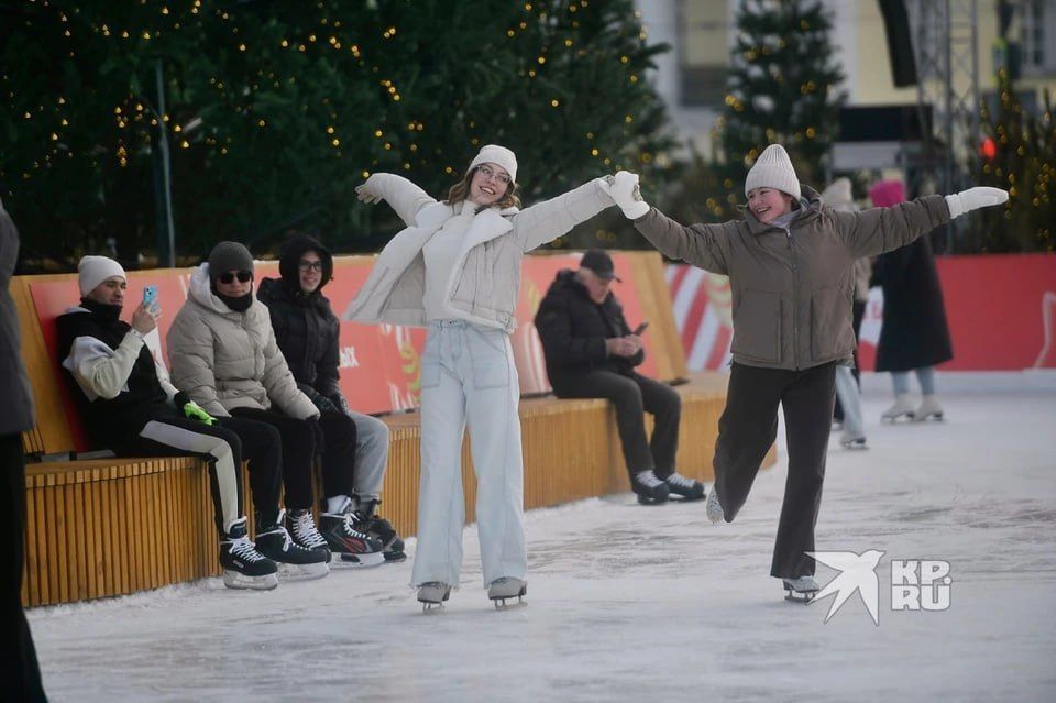 Открытие катка на площади 1905 года переносится