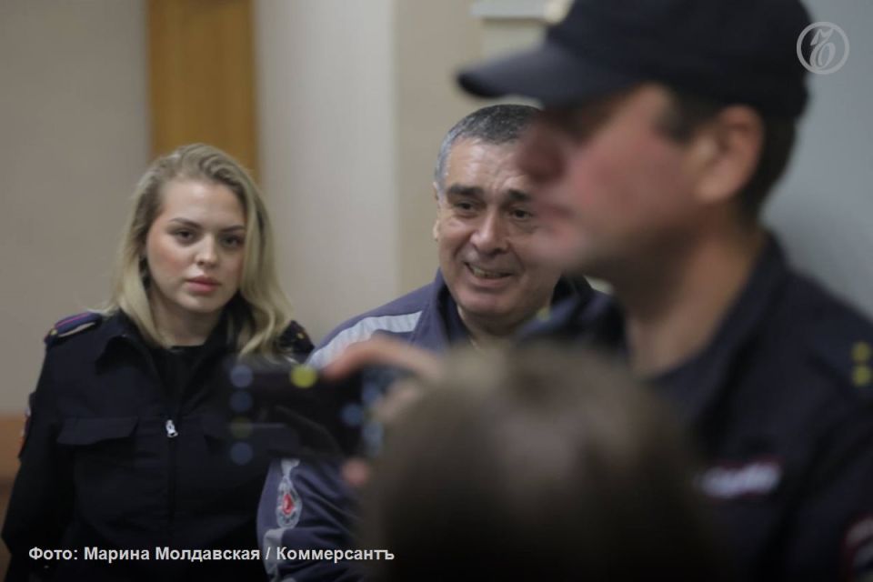 В Кировский райсуд Екатеринбурга поступило уголовное дело группы уроженцев Азербайджана во главе с бывшим лидером диаспоры Шахином Шыхлински, обвиняемых в убийствах прошлых лет