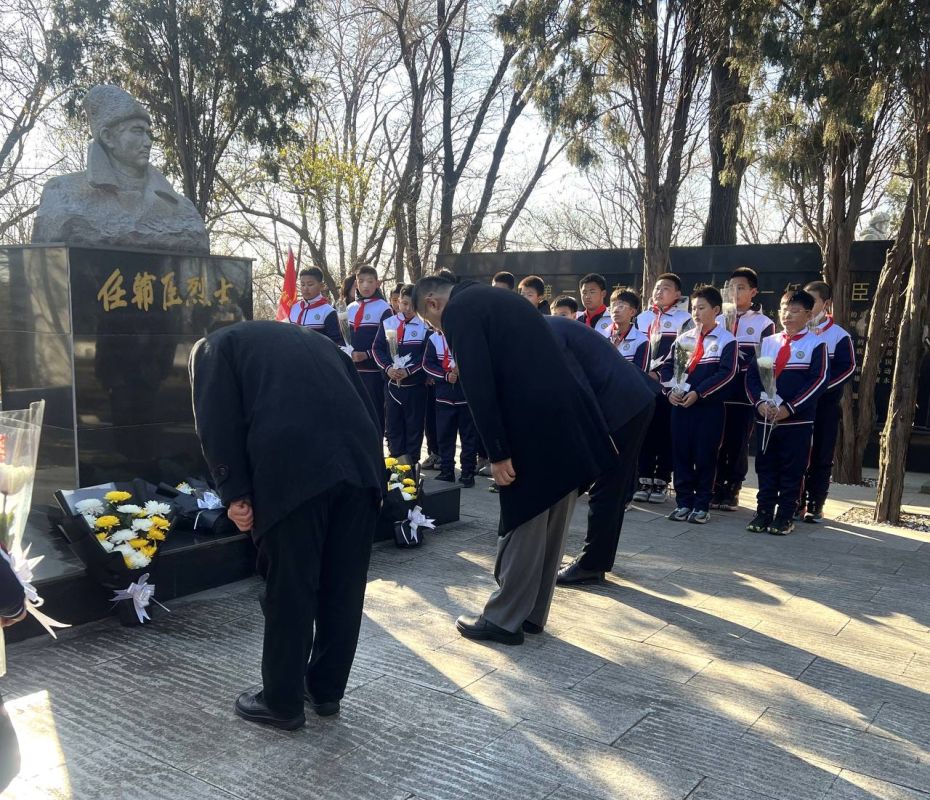 Глава Нижнетуринского муниципального округа Андрей Постовалов и мэр китайского города Телин Чжан Бао Дун подписали протокол о намерениях об установлении побратимских отношений Глава Нижнетуринского муниципального округа Андрей Постовалов и мэр китайского города Телин Чжан Бао Дун подписали протокол о намерениях об установлении побратимских отношений