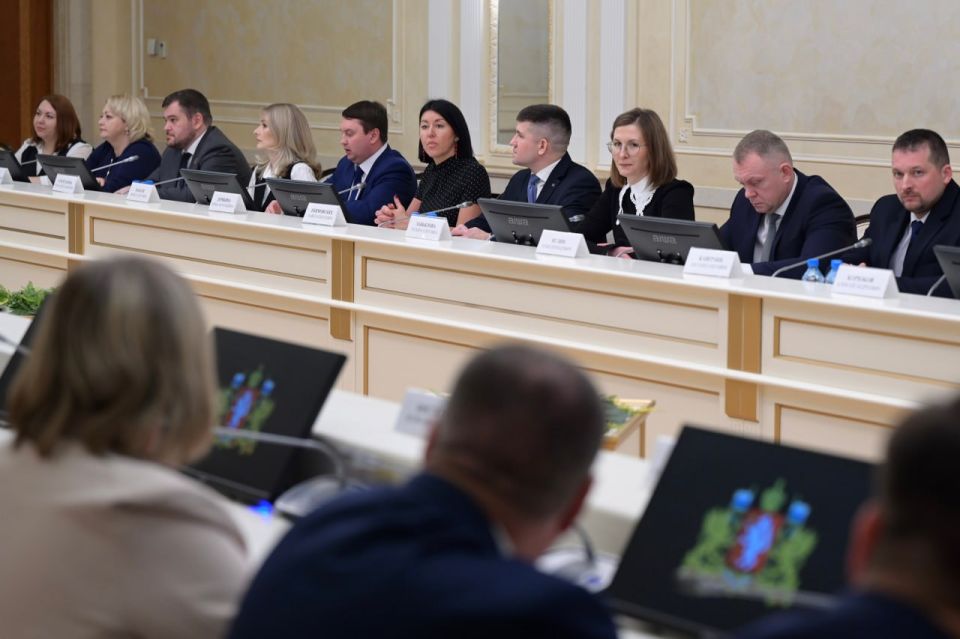 Денис Паслер пожелал удачи первым выпускникам региональной «Школы мэров»