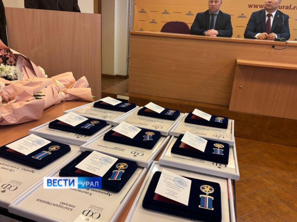 Дети - герои. Школьников, совершивших героические и мужественные поступки, а также бескорыстно пришедших на помощь людям., наградили сегодня Дети - герои. Школьников, совершивших героические и мужественные поступки, а также бескорыстно пришедших на помощь людям., наградили сегодня