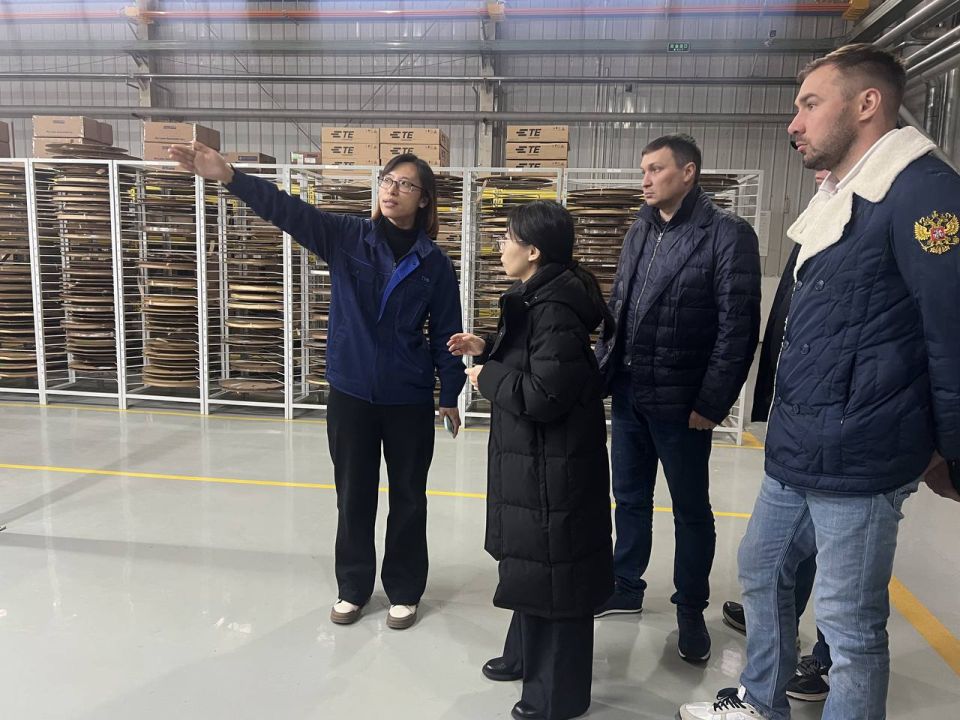 Глава Нижнетуринского муниципального округа Андрей Постовалов и мэр китайского города Телин Чжан Бао Дун подписали протокол о намерениях об установлении побратимских отношений Глава Нижнетуринского муниципального округа Андрей Постовалов и мэр китайского города Телин Чжан Бао Дун подписали протокол о намерениях об установлении побратимских отношений