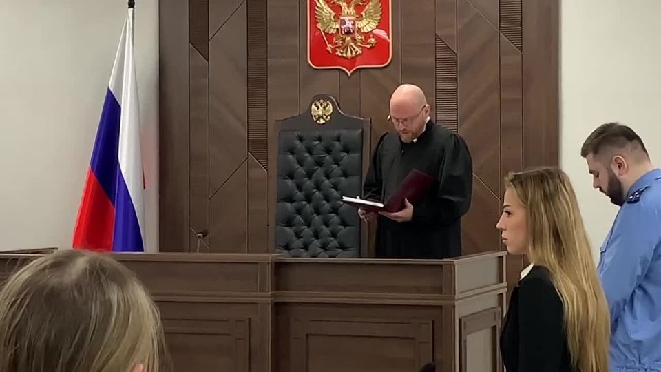 Академический районный суд Екатеринбурга приговорил экс-участницу популярного ток-шоу «Дом-2» Яну Макарову к пяти годам колонии общего режима