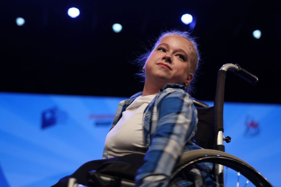 Артём Жога: Танцы со смыслом и душой. Посетил первый фестиваль по танцам на колясках "Лучик света", он собрал в Екатеринбурге порядка 30 участников со всей Свердловской области Артём Жога: Танцы со смыслом и душой. Посетил первый фестиваль по танцам на колясках "Лучик света", он собрал в Екатеринбурге порядка 30 участников со всей Свердловской области