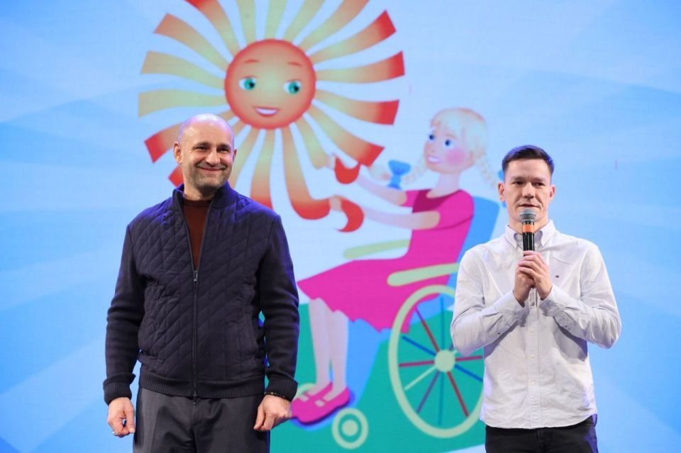 Артём Жога: Танцы со смыслом и душой. Посетил первый фестиваль по танцам на колясках "Лучик света", он собрал в Екатеринбурге порядка 30 участников со всей Свердловской области Артём Жога: Танцы со смыслом и душой. Посетил первый фестиваль по танцам на колясках "Лучик света", он собрал в Екатеринбурге порядка 30 участников со всей Свердловской области