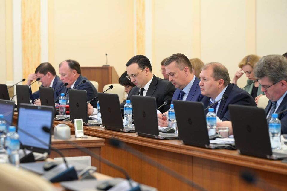 Важные решения, направленные на поддержку сельского хозяйства, развитие территорий и укрепление образовательной среды приняты на очередном заседании правительства