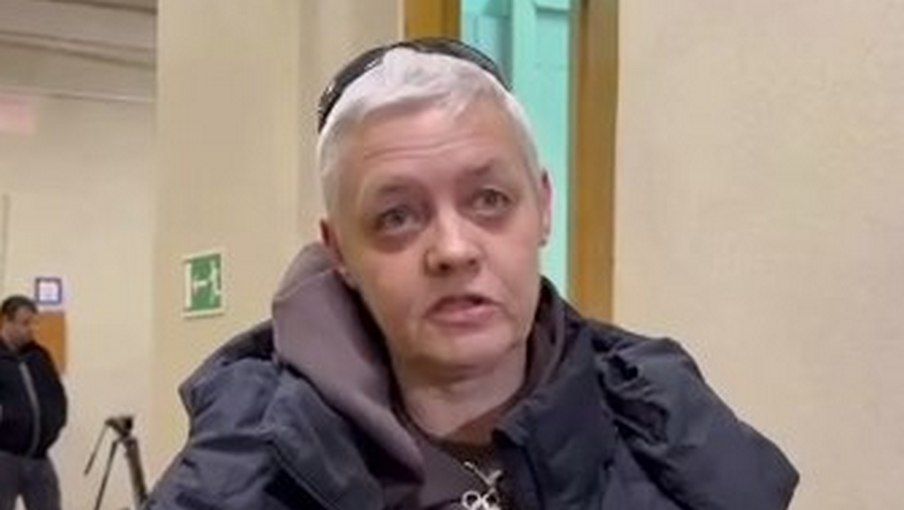 Мать обвиняемого в насилии над ребенком заявляет о пустых доказательствах