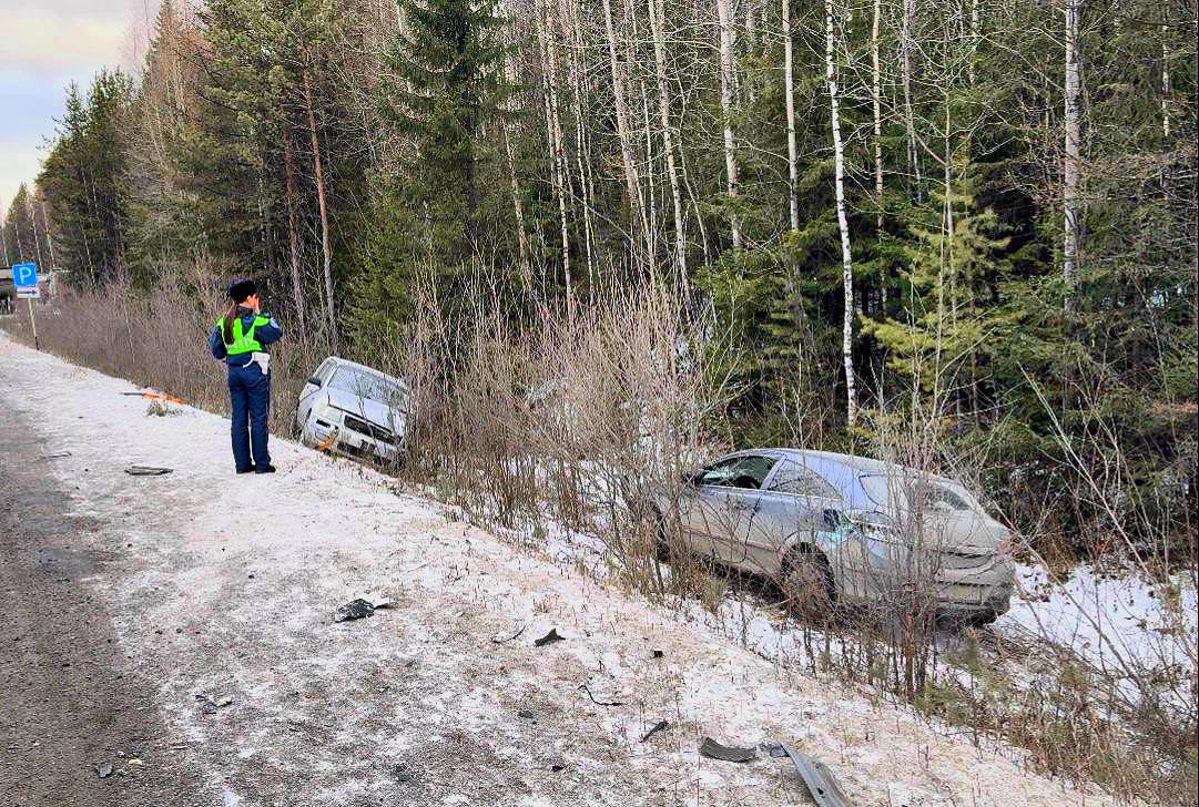 Госавтоинспекция устанавливает обстоятельства массового ДТП на трассе Екатеринбург-Серов Госавтоинспекция устанавливает обстоятельства массового ДТП на трассе Екатеринбург-Серов