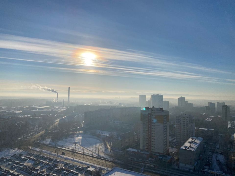 Уральский гидрометцентр предупредил о неблагоприятных метеоусловиях (штиль, туман) для рассеивания вредных примесей в воздухе на территории Свердловской области