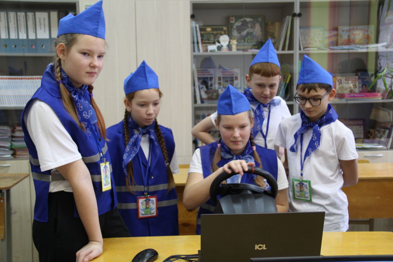 Более двухсот молодых лидеров Южного управленческого округа объединились на форуме «Мы – за безопасность дорожного движения» Более двухсот молодых лидеров Южного управленческого округа объединились на форуме «Мы – за безопасность дорожного движения»