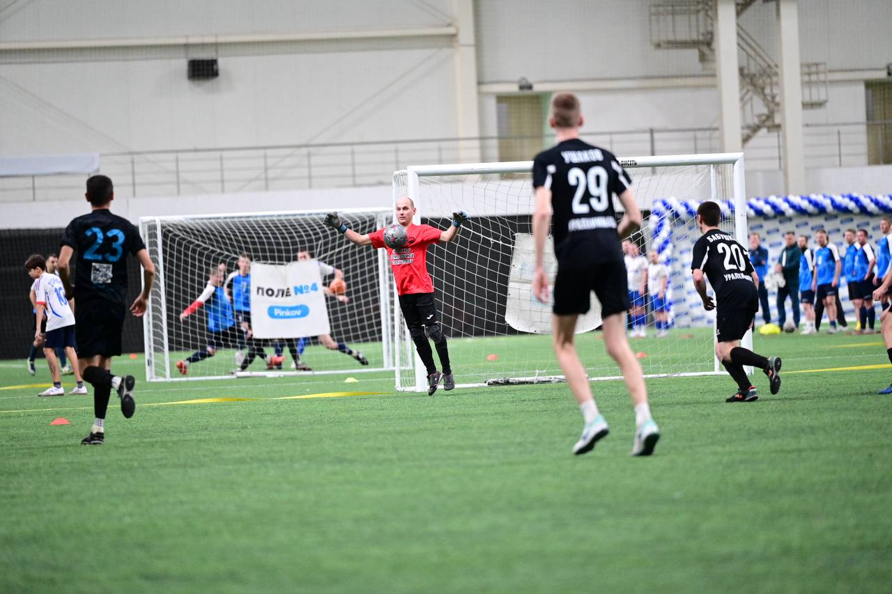 В футбольном манеже «Урал» проходит корпоративный турнир по мини-футболу «Кубок заводы Урала» В футбольном манеже «Урал» проходит корпоративный турнир по мини-футболу «Кубок заводы Урала»