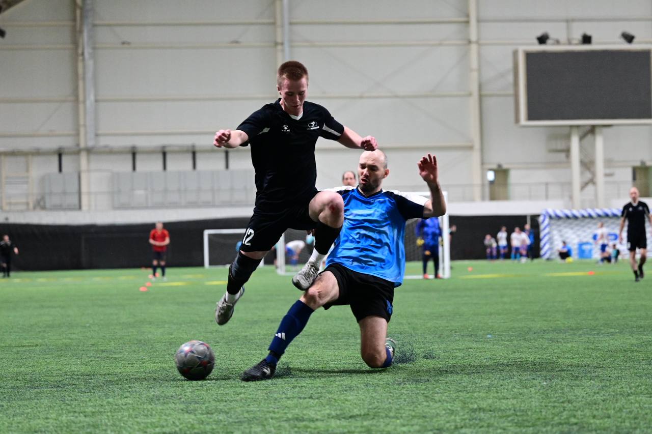 В футбольном манеже «Урал» проходит корпоративный турнир по мини-футболу «Кубок заводы Урала» В футбольном манеже «Урал» проходит корпоративный турнир по мини-футболу «Кубок заводы Урала»