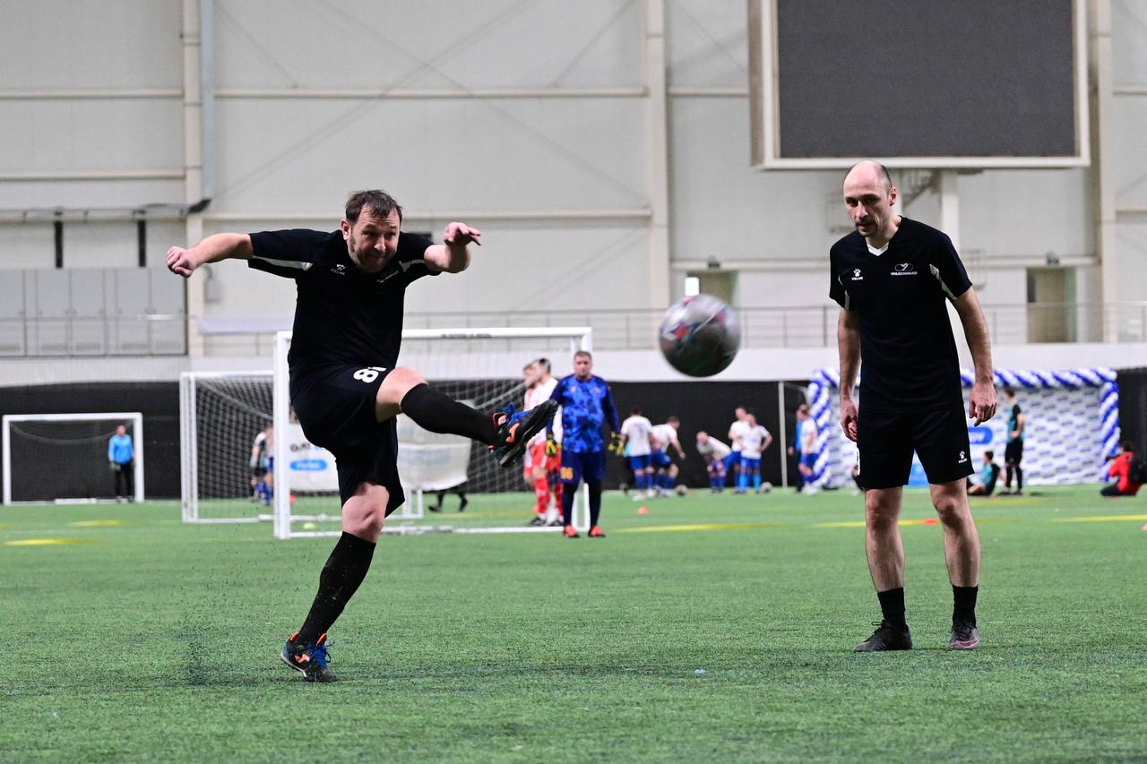 В футбольном манеже «Урал» проходит корпоративный турнир по мини-футболу «Кубок заводы Урала» В футбольном манеже «Урал» проходит корпоративный турнир по мини-футболу «Кубок заводы Урала»