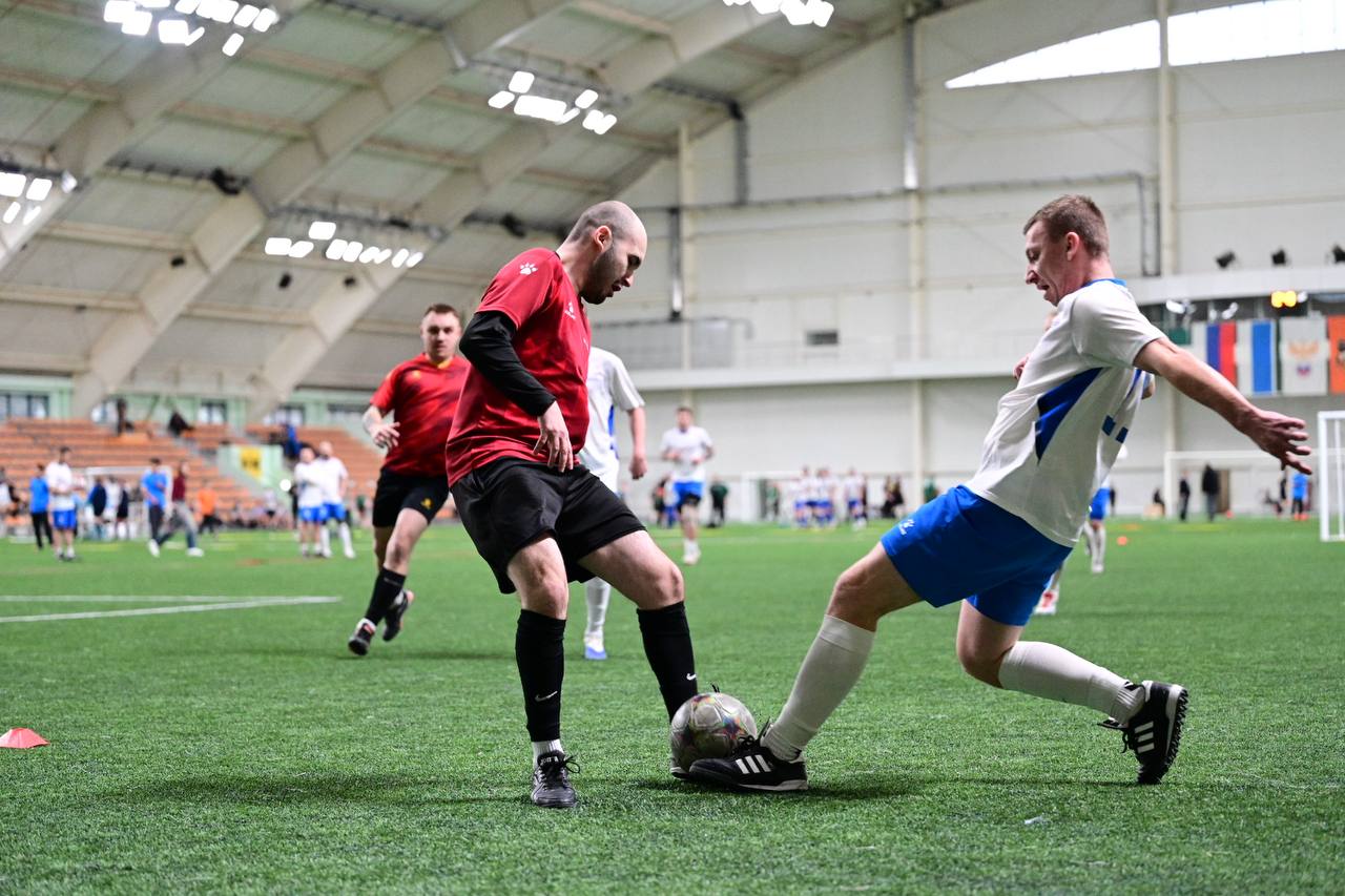 В футбольном манеже «Урал» проходит корпоративный турнир по мини-футболу «Кубок заводы Урала» В футбольном манеже «Урал» проходит корпоративный турнир по мини-футболу «Кубок заводы Урала»