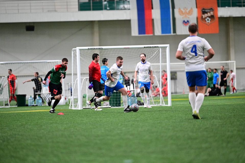 Команда аэропорта Кольцово — победитель «Кубка заводы Урала» по мини-футболу