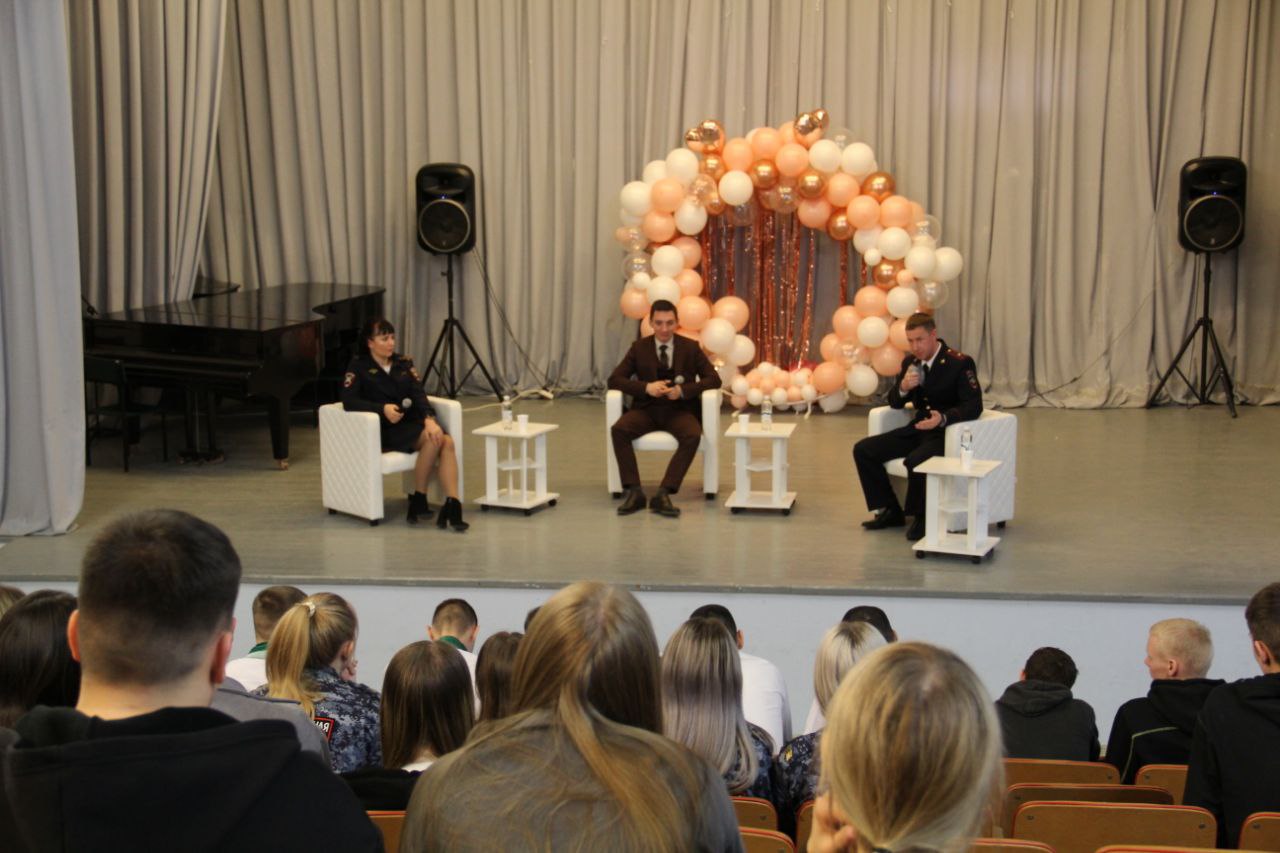 Более двухсот молодых лидеров Южного управленческого округа объединились на форуме «Мы – за безопасность дорожного движения» Более двухсот молодых лидеров Южного управленческого округа объединились на форуме «Мы – за безопасность дорожного движения»