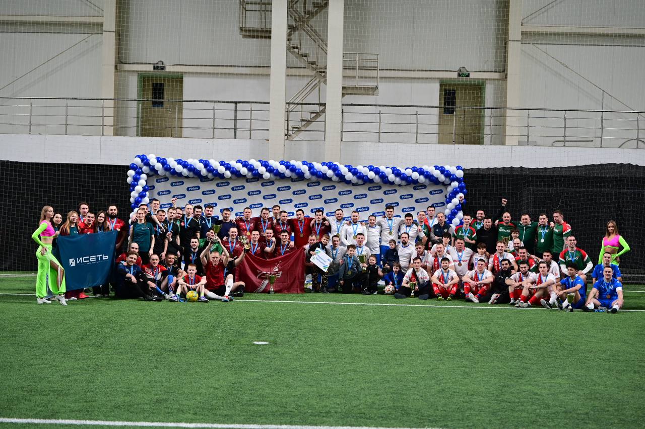 Команда аэропорта Кольцово — победитель «Кубка заводы Урала» по мини-футболу Команда аэропорта Кольцово — победитель «Кубка заводы Урала» по мини-футболу