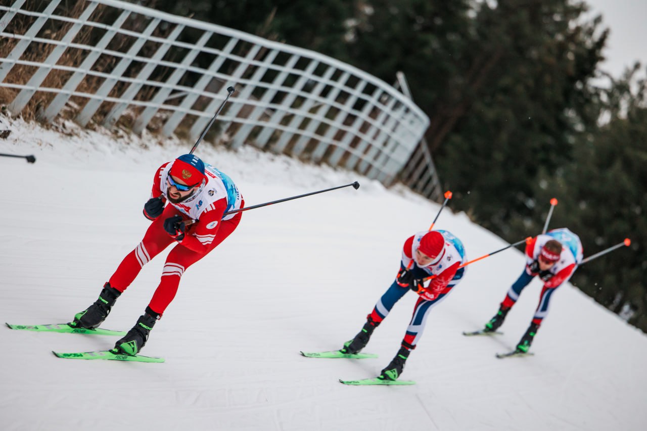 Денис Паслер пожелал участникам турнира «Тагильская сталь» честной борьбы и новых побед, а зрителям — ярких эмоций Денис Паслер пожелал участникам турнира «Тагильская сталь» честной борьбы и новых побед, а зрителям — ярких эмоций