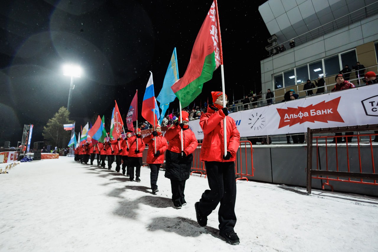 Денис Паслер пожелал участникам турнира «Тагильская сталь» честной борьбы и новых побед, а зрителям — ярких эмоций Денис Паслер пожелал участникам турнира «Тагильская сталь» честной борьбы и новых побед, а зрителям — ярких эмоций