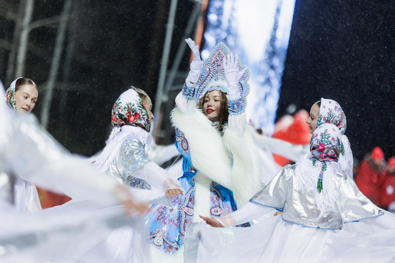 Денис Паслер пожелал участникам турнира «Тагильская сталь» честной борьбы и новых побед, а зрителям — ярких эмоций Денис Паслер пожелал участникам турнира «Тагильская сталь» честной борьбы и новых побед, а зрителям — ярких эмоций