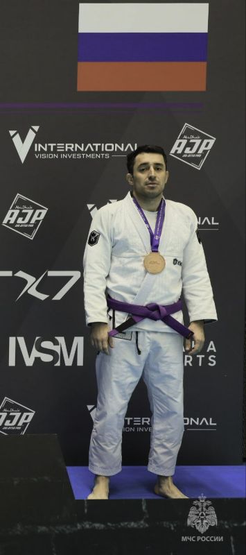 Сотрудник МЧС России стал победителем и призером турнира по бразильскому джиу-джитсу