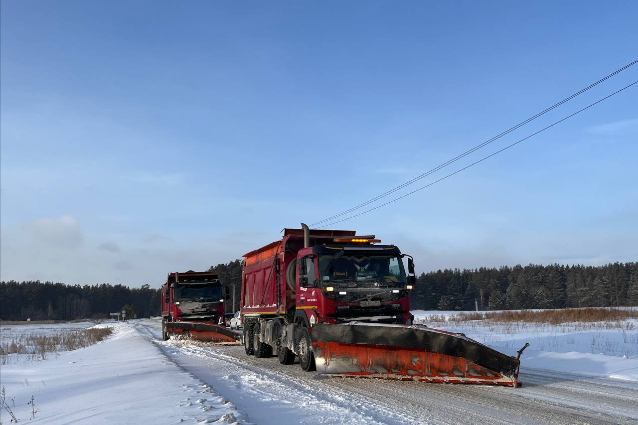 Последствия продолжительного снегопада на Среднем Урале ликвидируют 341 единица техники