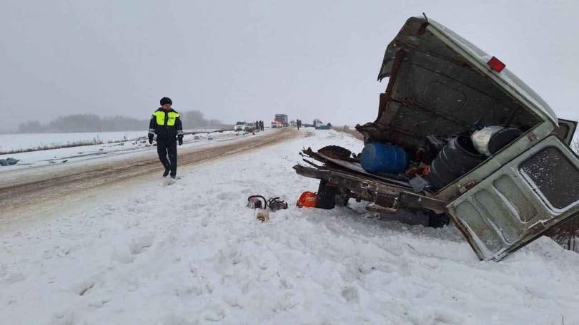 В Алапаевске лобовое столкновение унесло жизнь человека