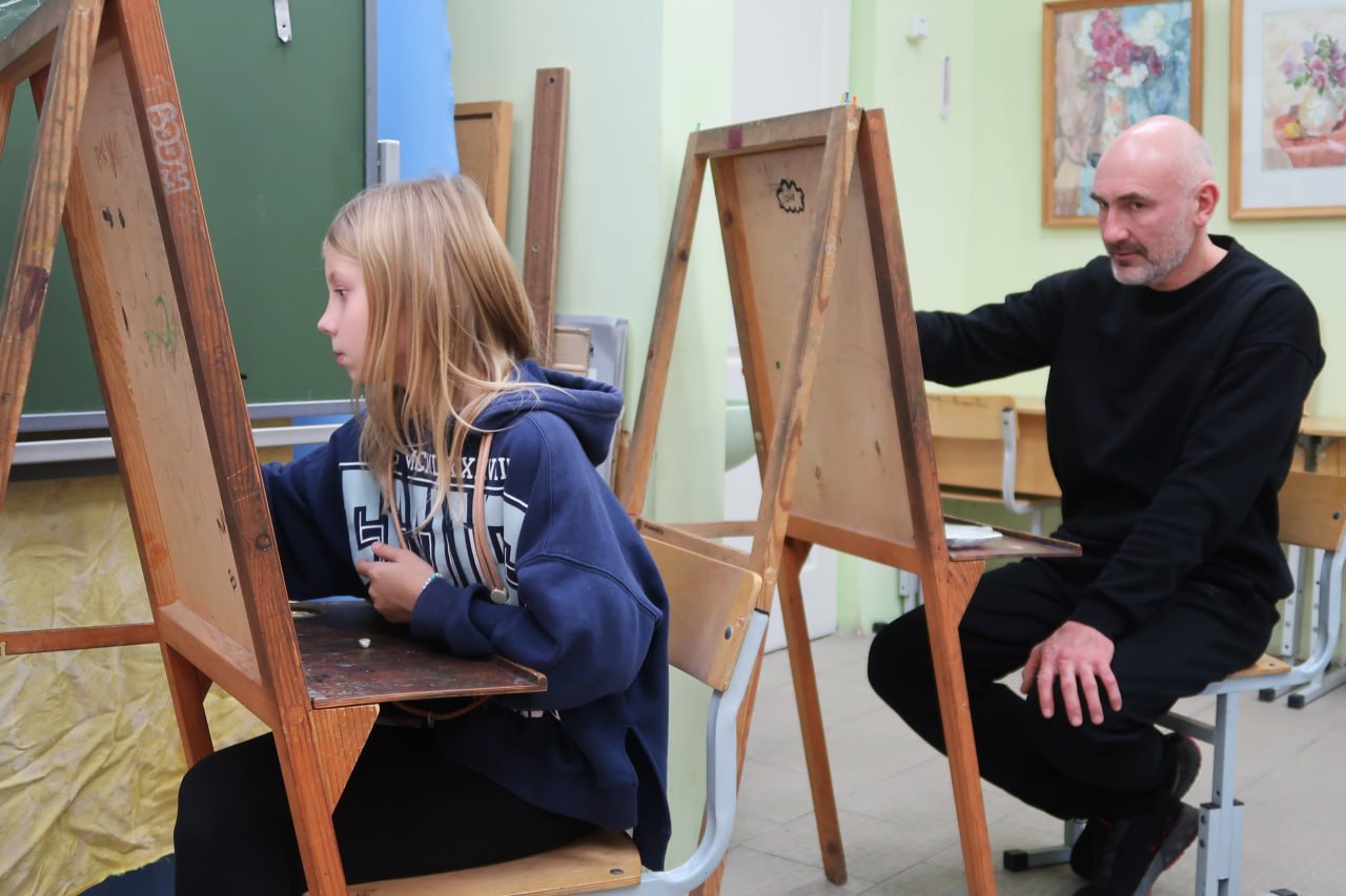 В Детской школе искусств поселка Двуреченск прошла благотворительная ярмарка «Мастерская Деда Мороза» В Детской школе искусств поселка Двуреченск прошла благотворительная ярмарка «Мастерская Деда Мороза»