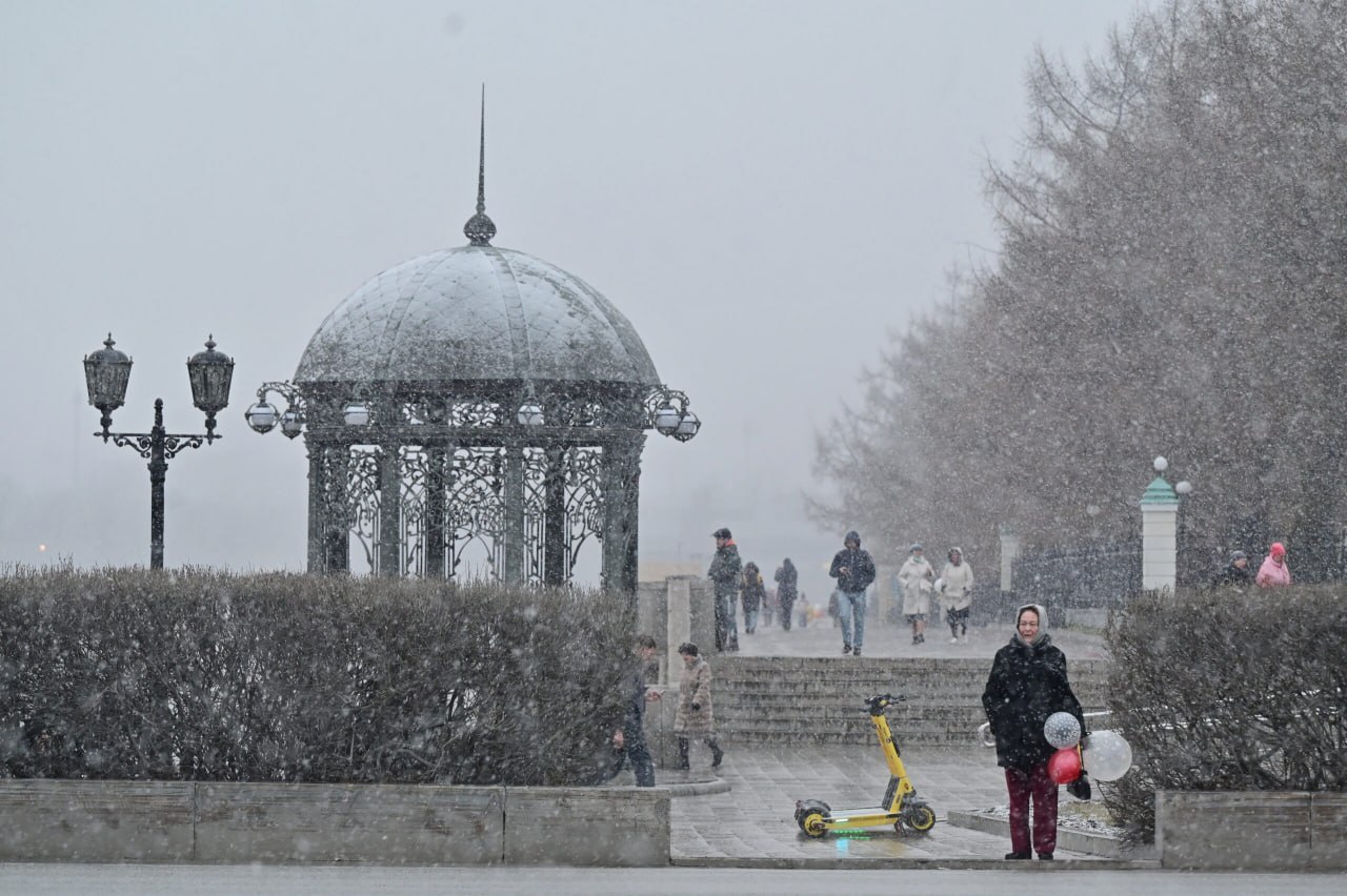 Потепление, снег и сильный ветер ожидаются на территории Свердловской области 10–12 декабря