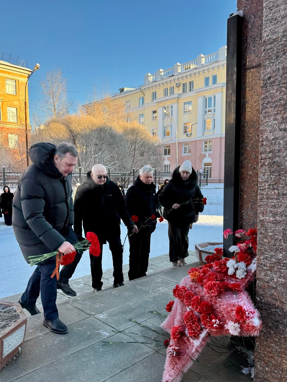 В Нижнем Тагиле отдали дань памяти Героям Отечества В Нижнем Тагиле отдали дань памяти Героям Отечества
