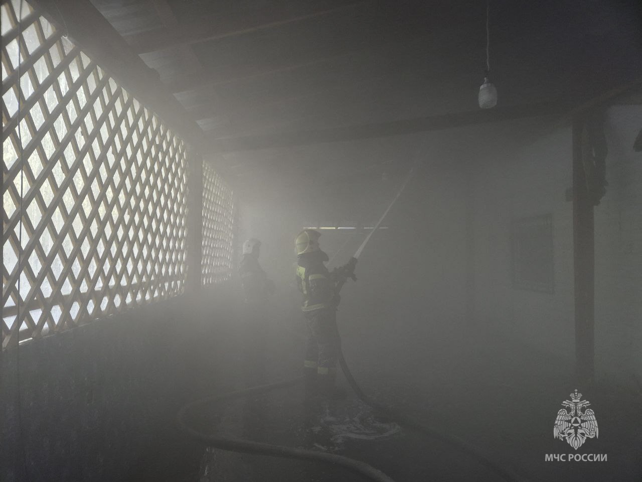 Морозный день стал по-настоящему жарким для огнеборцев Екатеринбурга Морозный день стал по-настоящему жарким для огнеборцев Екатеринбурга