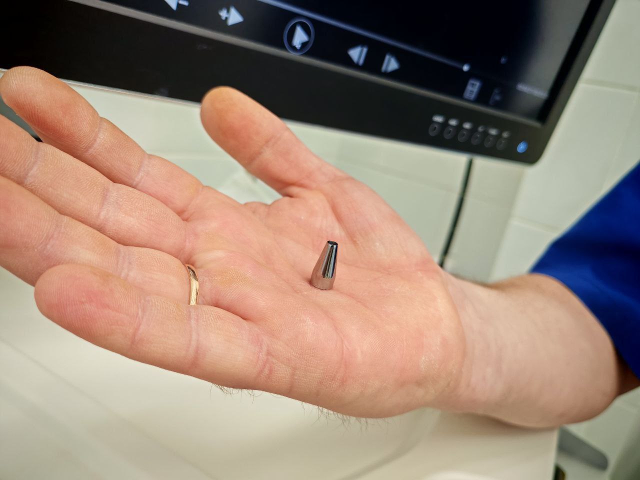 В Североуральске мальчишка вдохнул наконечник от ручки