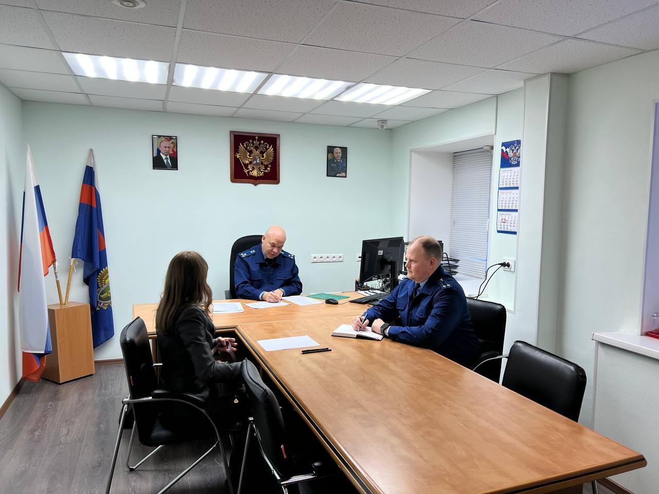 Сегодня, 9 декабря 2025 года, и.о. прокурора Свердловской области Александр Юровских провел личный прием жителей муниципального округа Среднеуральск, городского округа Верхняя Пышма и Березовского муниципального округа Сегодня, 9 декабря 2025 года, и.о. прокурора Свердловской области Александр Юровских провел личный прием жителей муниципального округа Среднеуральск, городского округа Верхняя Пышма и Березовского муниципального округа