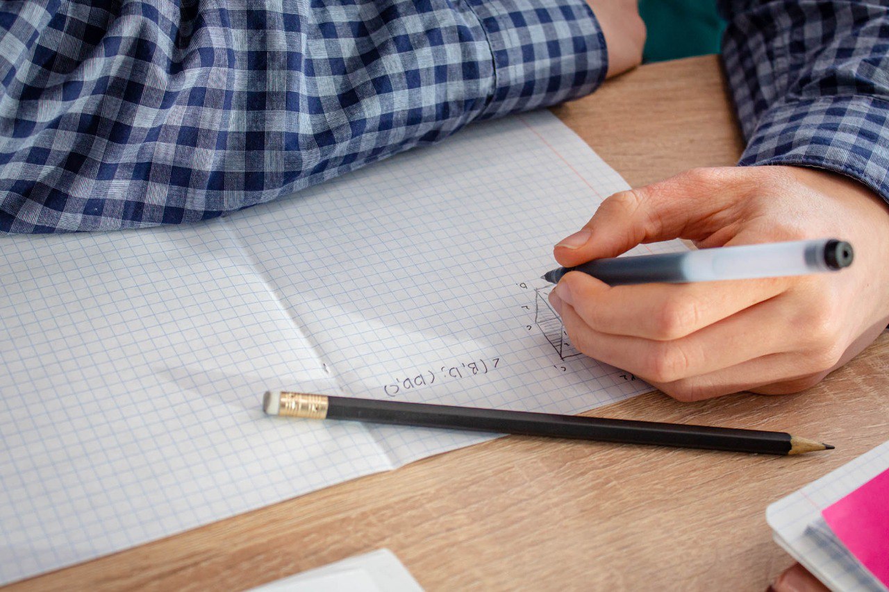 Алексей Орлов: Поручил заключить долгосрочные контракты на строительство двух школ: