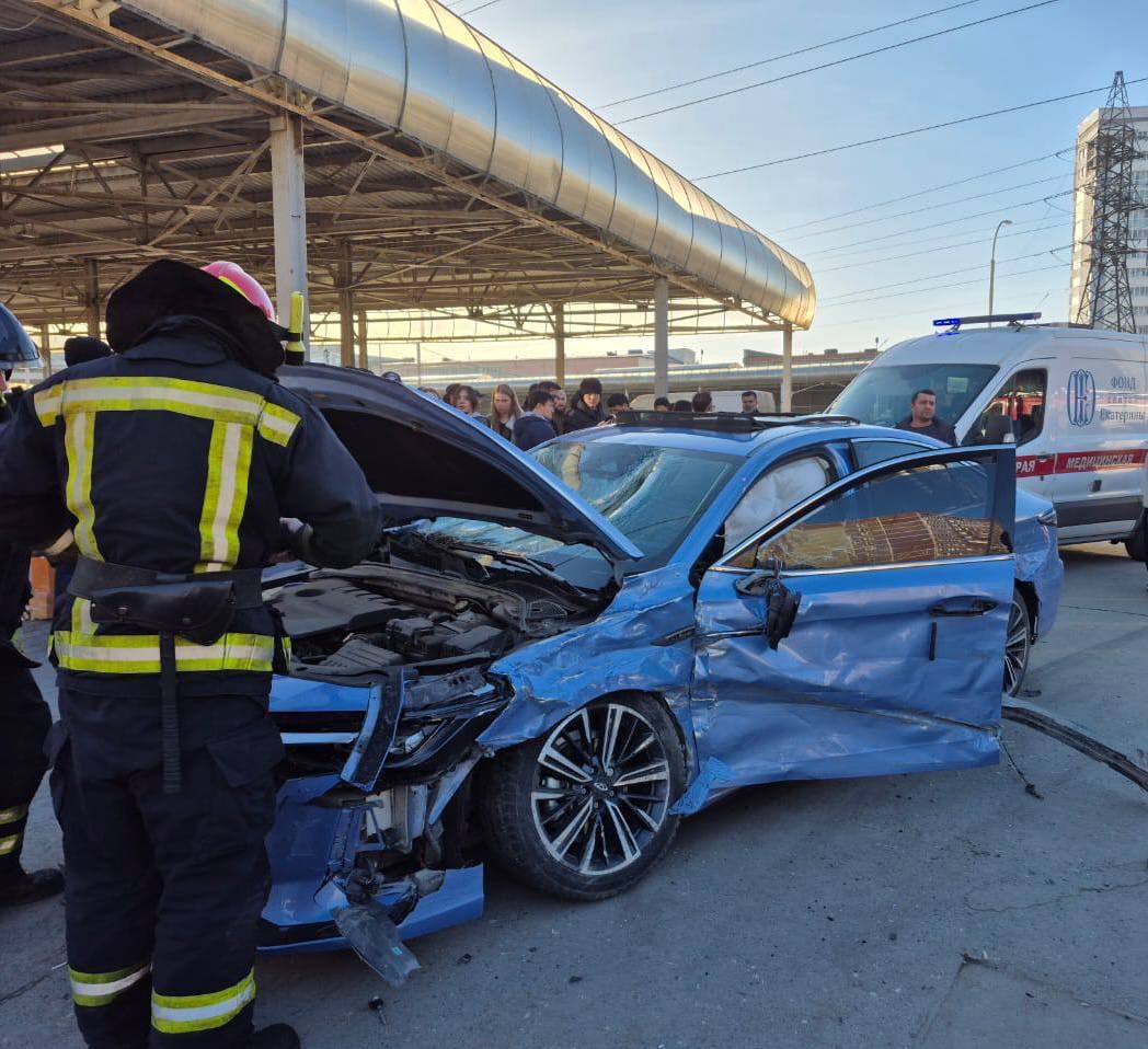 В Екатеринбурге осужден виновник ДТП, из-за нарушения которым Правил дорожного движения тяжкий вред здоровью причинен находившимся на тротуаре троим пешеходам, в том числе 15-летнему подростку