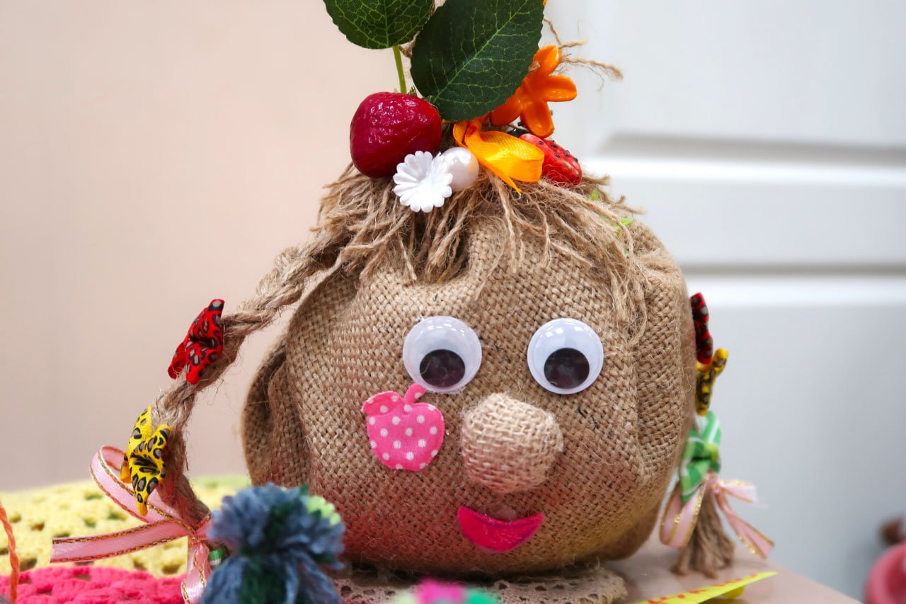 В Детской школе искусств поселка Двуреченск прошла благотворительная ярмарка «Мастерская Деда Мороза» В Детской школе искусств поселка Двуреченск прошла благотворительная ярмарка «Мастерская Деда Мороза»