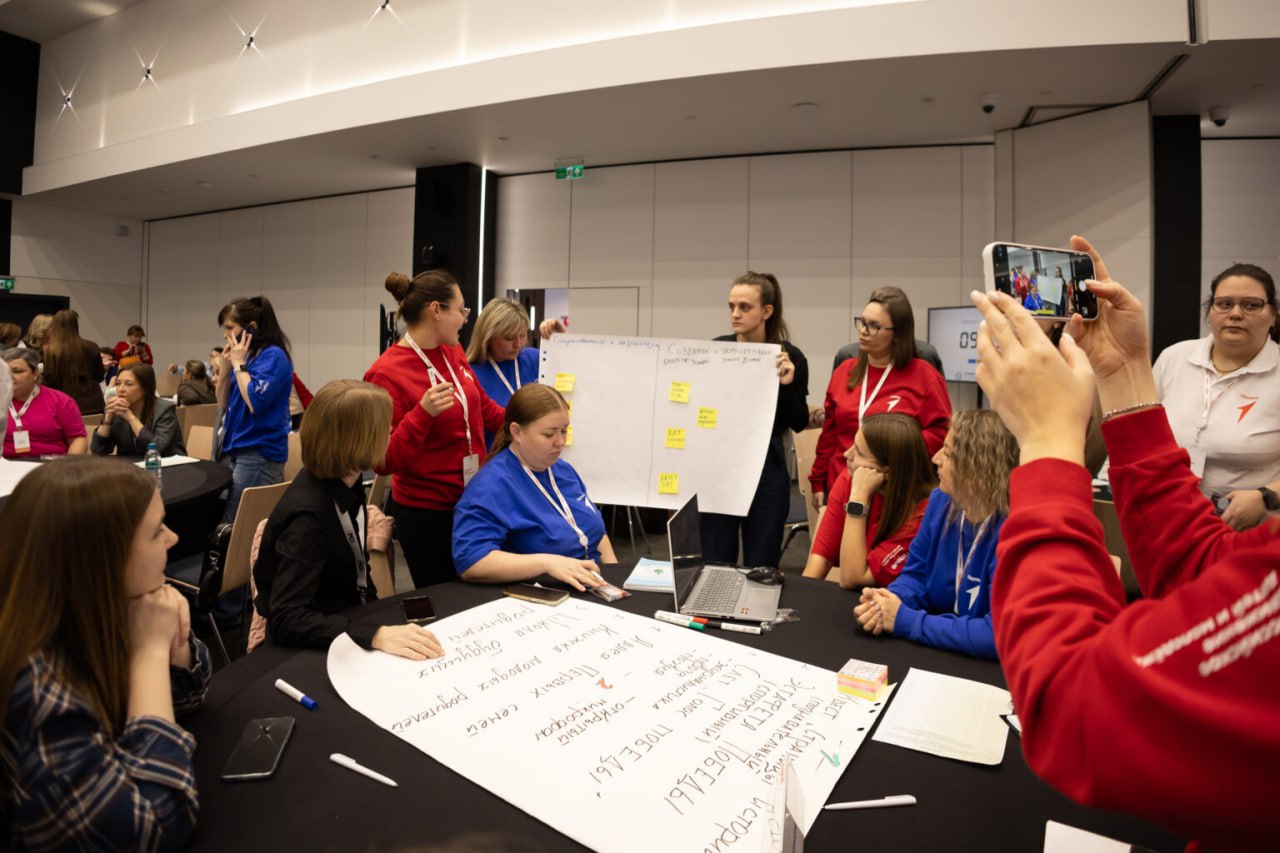 Более 30 проектов разработали участники образовательного форума «Урал — дом молодежи» Более 30 проектов разработали участники образовательного форума «Урал — дом молодежи»