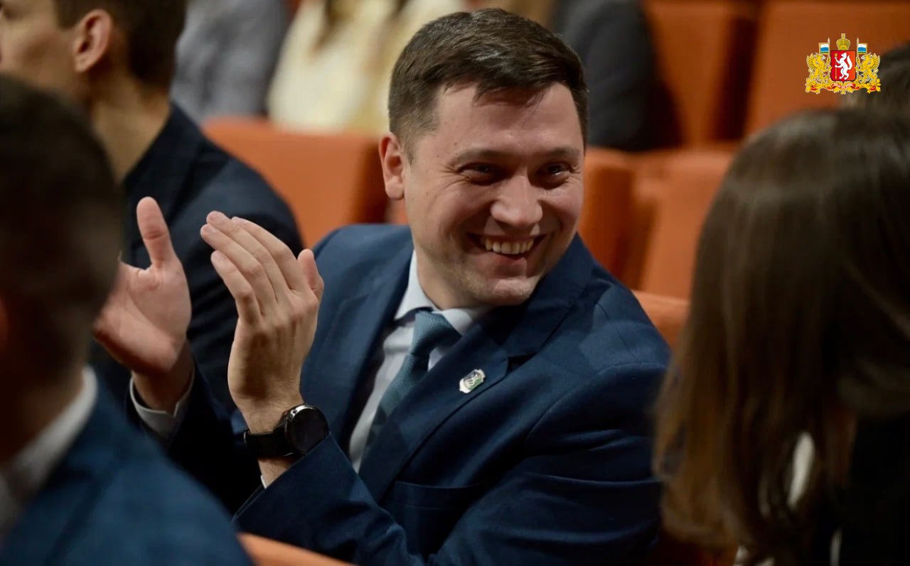 Стипендии губернатора получили 190 студентов и аспирантов вузов Свердловской области Стипендии губернатора получили 190 студентов и аспирантов вузов Свердловской области