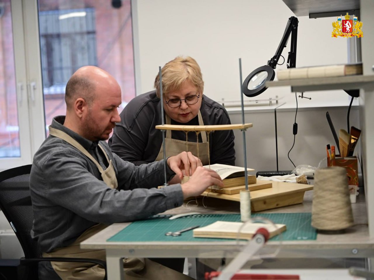 Первый в УрФО центр по реставрации редких и ценных книг открыли на базе библиотеки имени Белинского в Екатеринбурге Первый в УрФО центр по реставрации редких и ценных книг открыли на базе библиотеки имени Белинского в Екатеринбурге